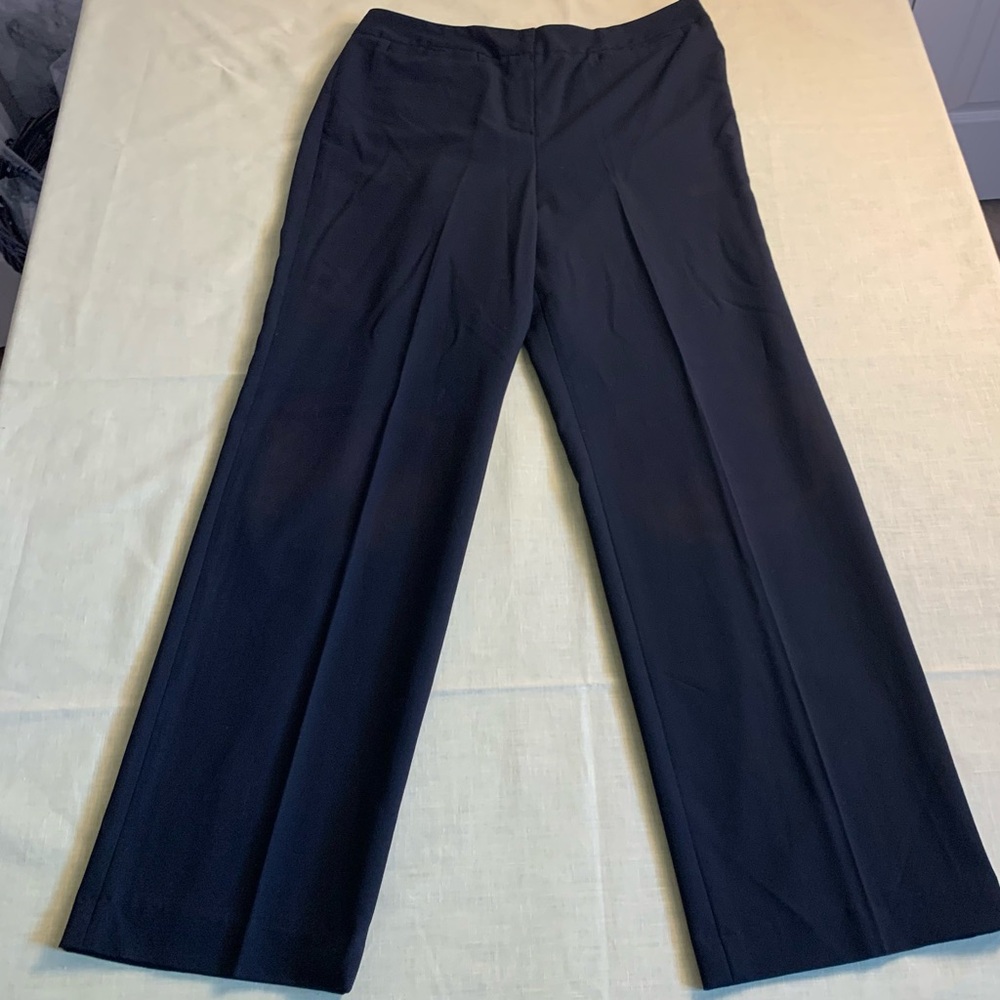 Larry Levine Classic Black Women's dress slacks Pants